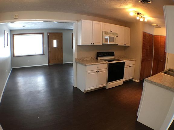 4th image of 7635 Crestwood Ln