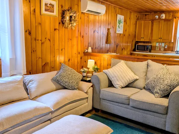 44 Pleasant St #1, Topsham, ME 04086