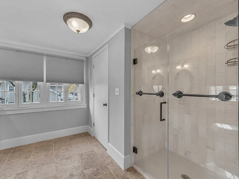 5545 Harrison St — Photo 13