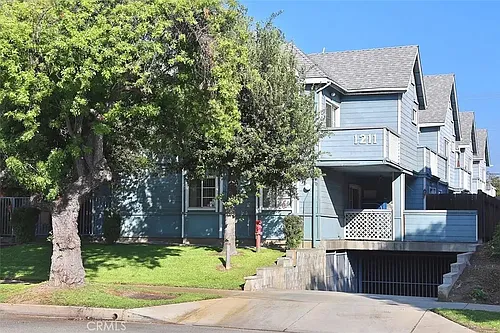 1211 Huntington Dr Photo 1