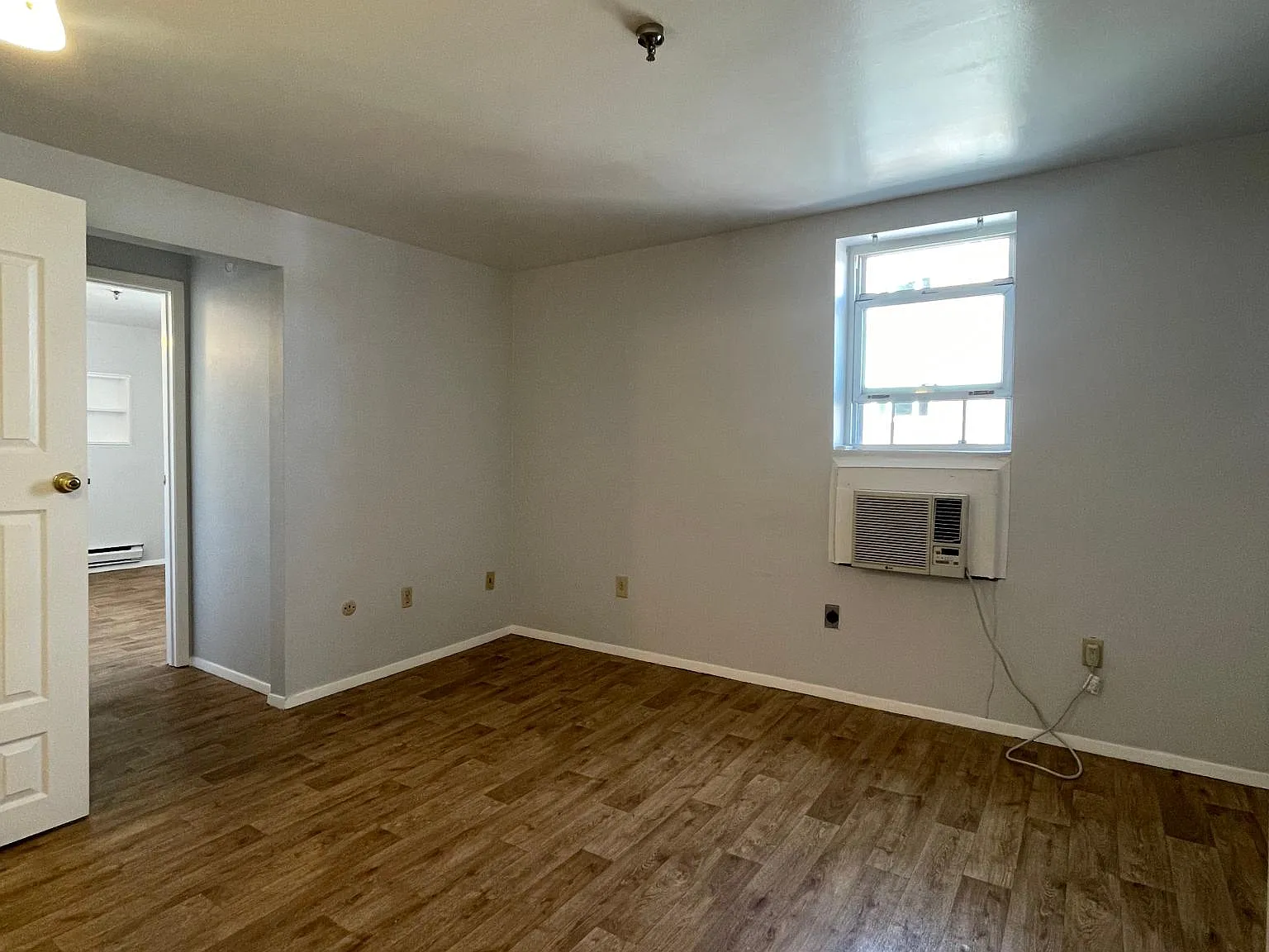 5838 Alderson St — Photo 4