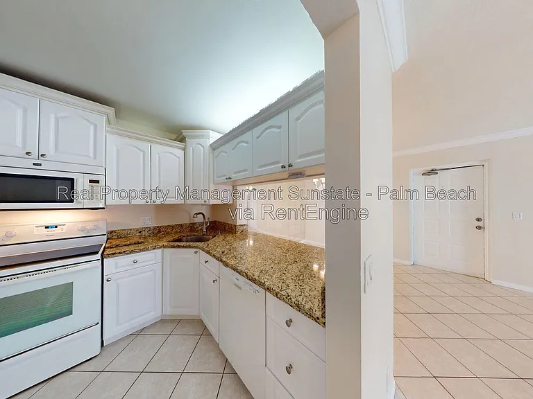 1015 Green Pine Blvd #C2 — Photo 8