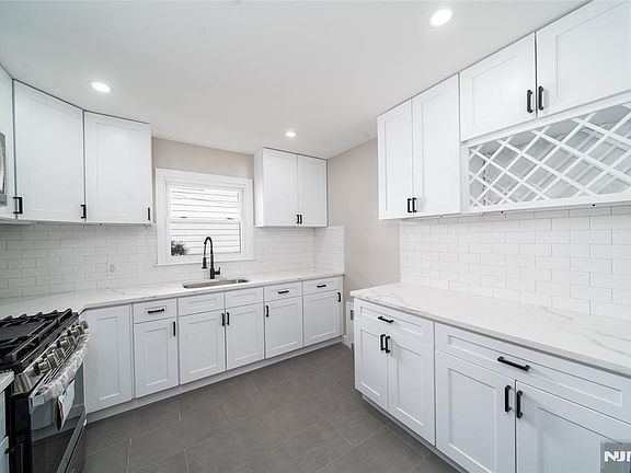 4th image of 104 Hayward Pl