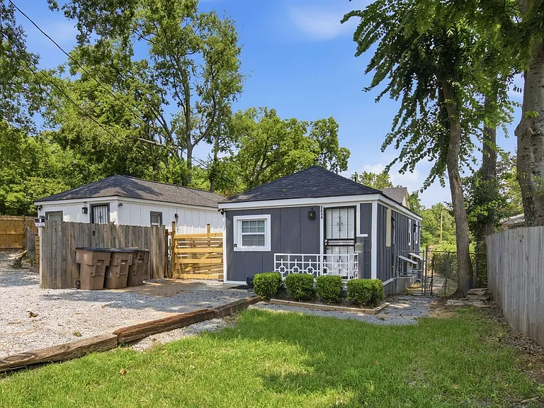 2834 Clifton Ave — Photo 1