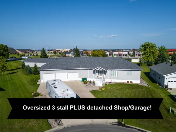 304 Chestnut Dr, Horace, ND 58047