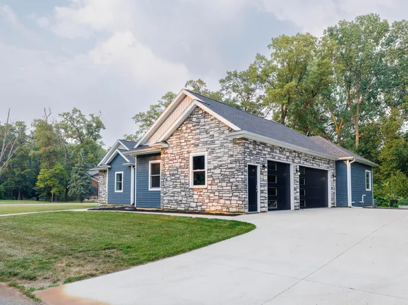 5811 W Fairway Dr, Rensselaer, IN 47978