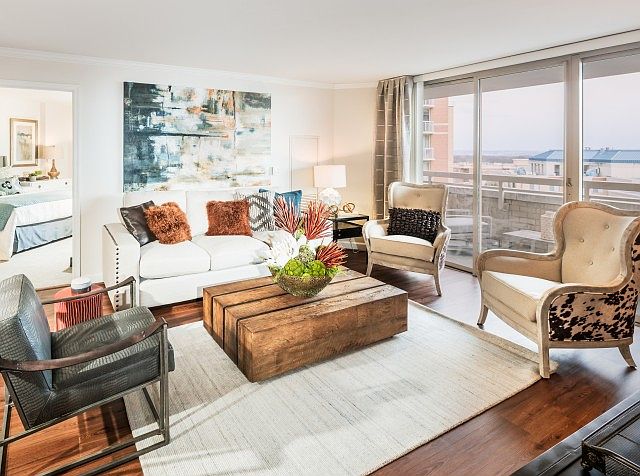 Living/Dining Area