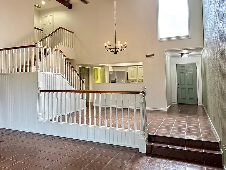 511 Fairway Dr — Photo 11