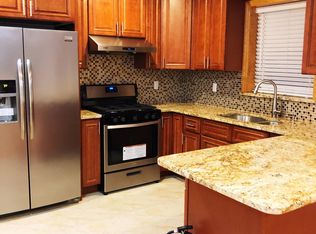 42 E 158th St, Flushing, NY 11358