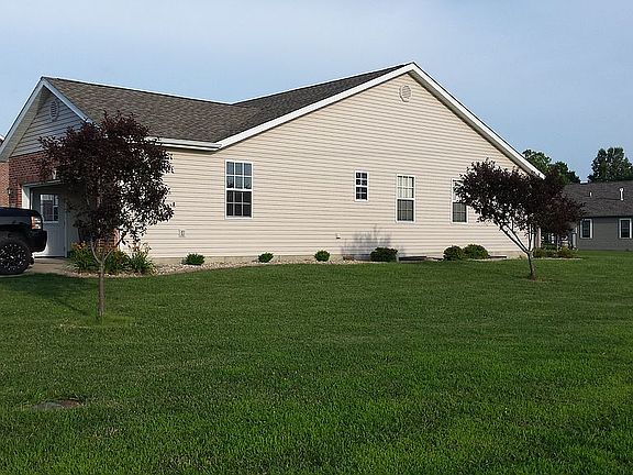 5th image of 208 Sunflower St