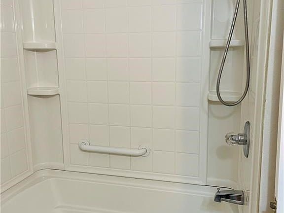 4th image of 6953 Virgilian St