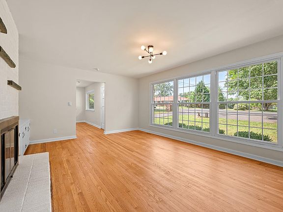 4th image of 140 Moorman Dr