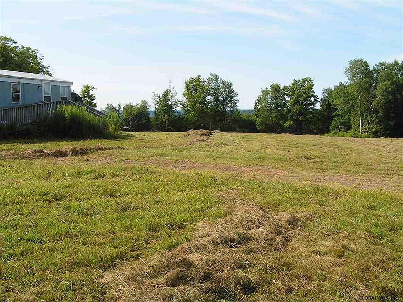 2nd image of 652 SMITH Road