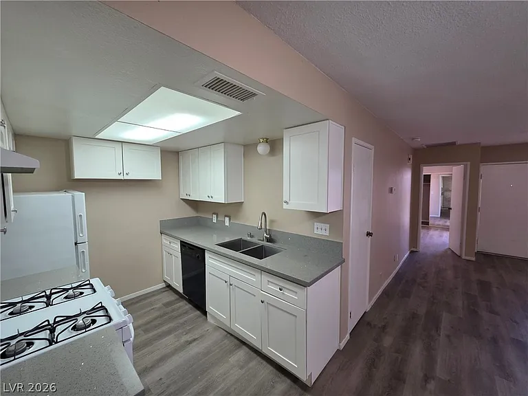 3009 Saint George St #F — Photo 23