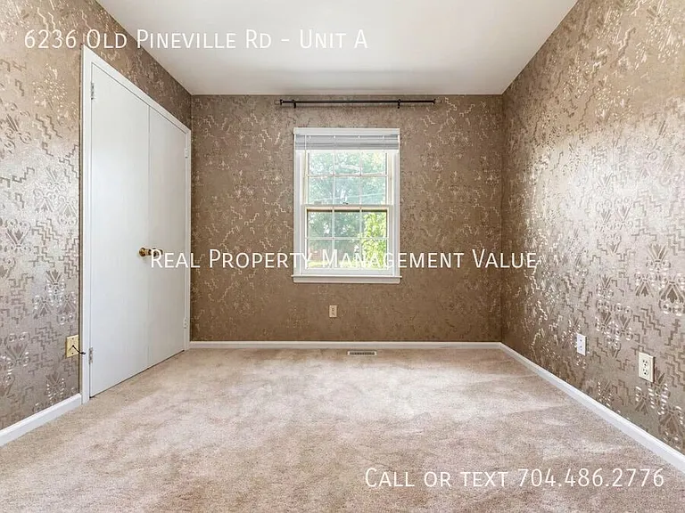 6236 Old Pineville Rd #A — Photo 17