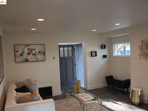 5th image of 2727 Euclid Ave