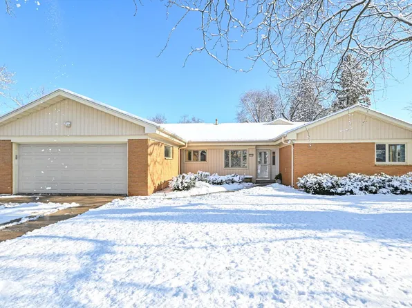 7120 North Crossway ROAD, Fox Point, WI 53217
