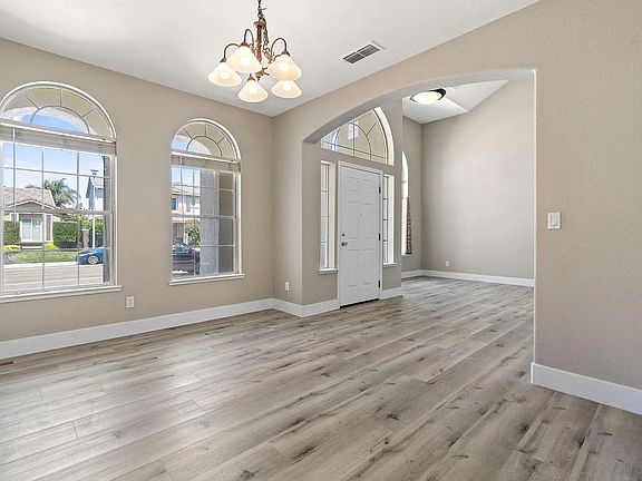 4th image of 9582 Stone Springs Dr