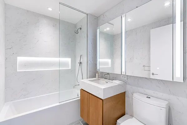 Bathroom, photo 2