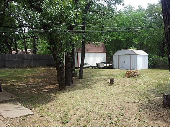 3rd image of 6709 Trailwood Dr