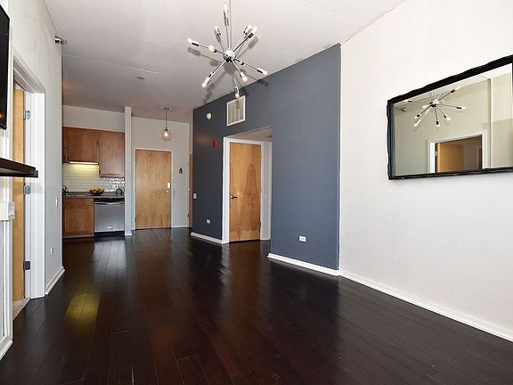4th image of 1000 W Leland Ave APT 4F