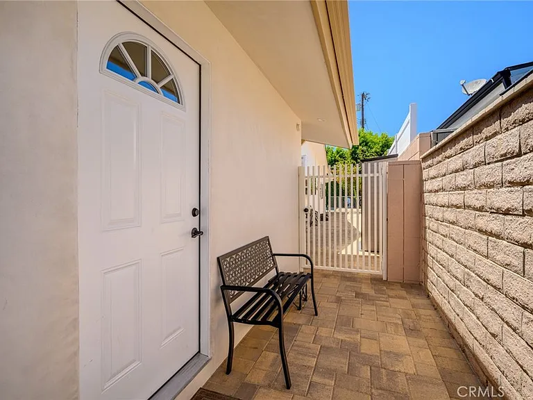 7823 Ampere Ave — Photo 2
