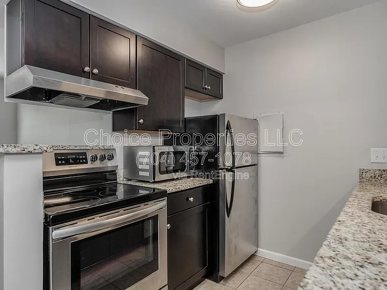 406 W 9th St #301 — Photo 6
