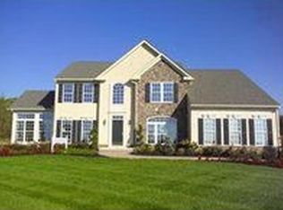 4938 Cloverleaf Ln, Lockport, NY 14094