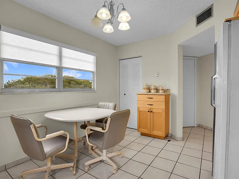 1605 Abaco Dr #M4 — Photo 5