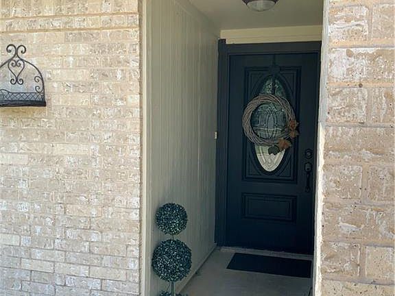5th image of 5704 Montrose Dr