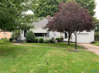 5914 Highland View Dr, Sylvania, OH 43560