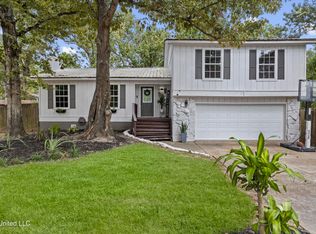 1501 Willowbend Dr, Gautier, MS 39553