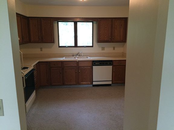 spacious eat-in kitchen