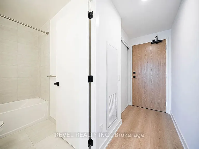 33 Erie Ave #406 — Photo 3
