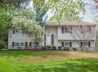 18 Concord Ln, Basking Ridge, NJ 07920