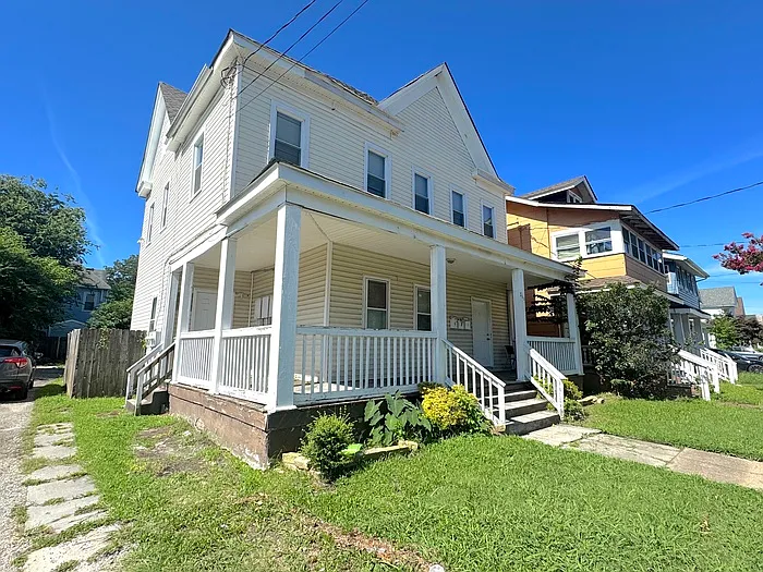 2 bed, 1.0 bath, 800 sqft, $1,400 — Photo 2