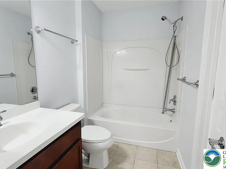 1816 Emerald Dr S — Photo 36