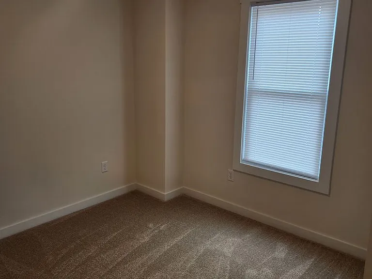 111 Dinwiddie Ave #E — Photo 11