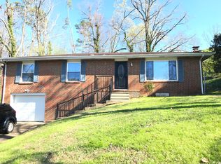 38 Kriswood Dr, Rossville, GA 30741