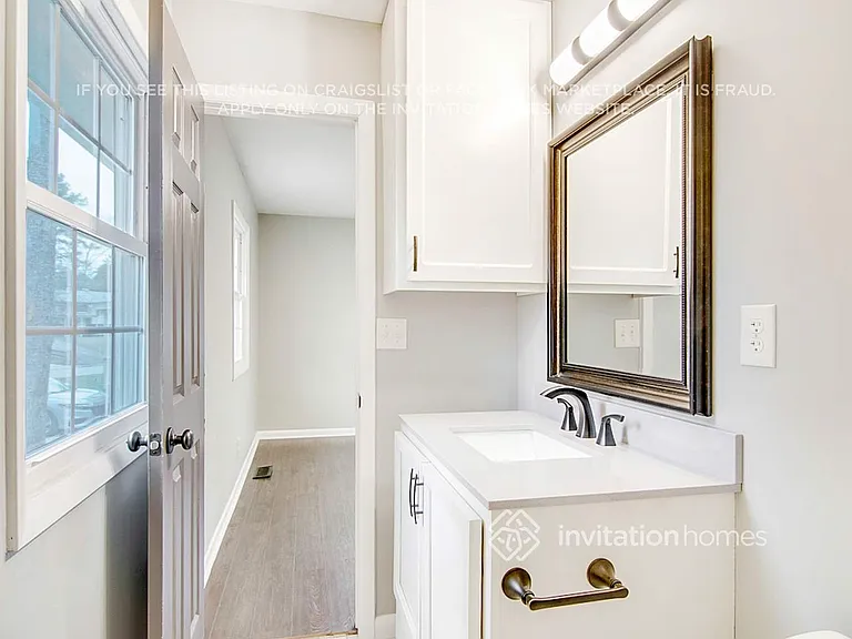 1100 Chatham Ln — Photo 21