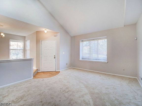 5th image of 41 Cherrywood Dr