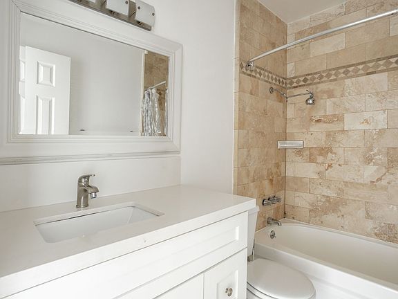 4th image of 2616 5th St APT 106