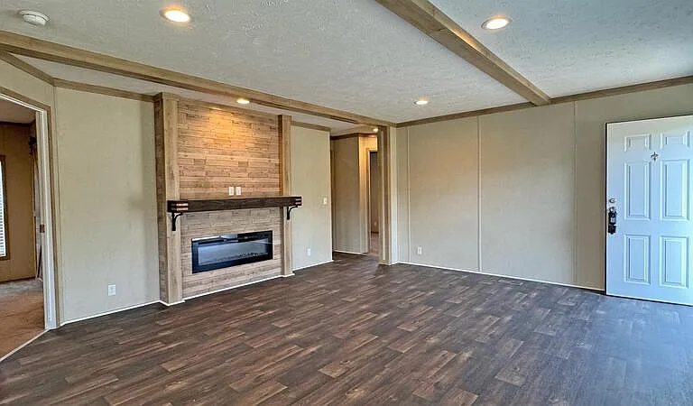 1501 Thompsonville Ln — Photo 4