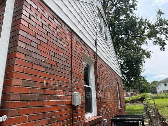 3rd image of 802 Rolwes Ave