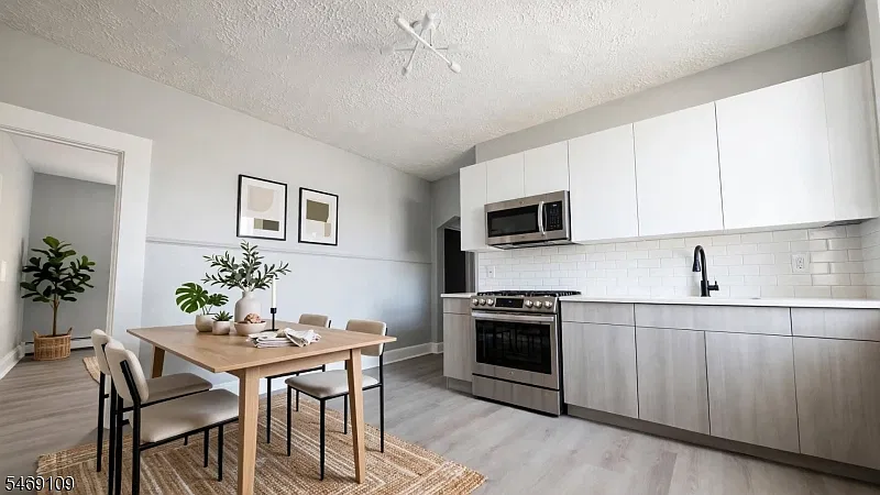 4 bed, 2.0 bath, $2,999 — Photo 3