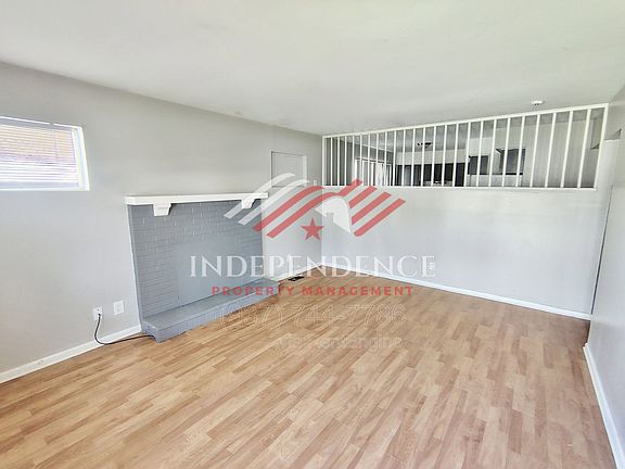 2nd image of 2210 Woodlawn Ave