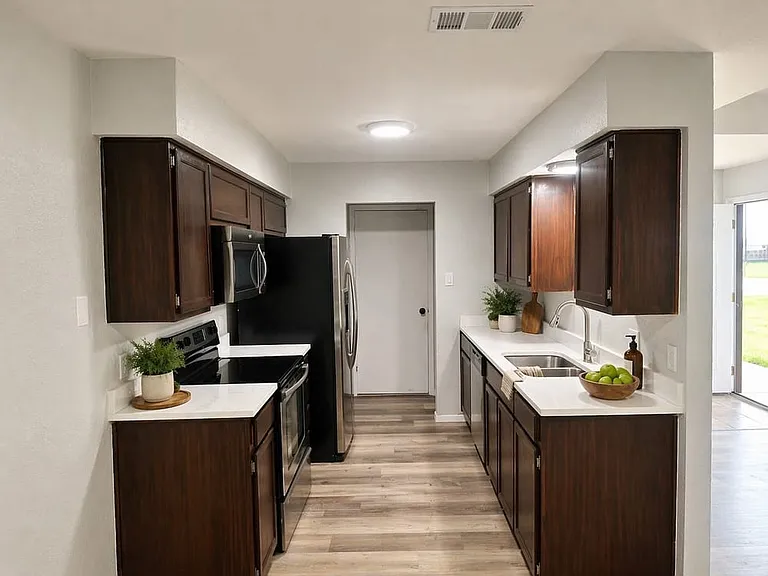 517 Signal Hill Ct S #517 — Photo 3