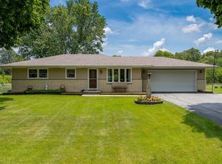 1607 Gladys Dr, Machesney Park, IL 61115