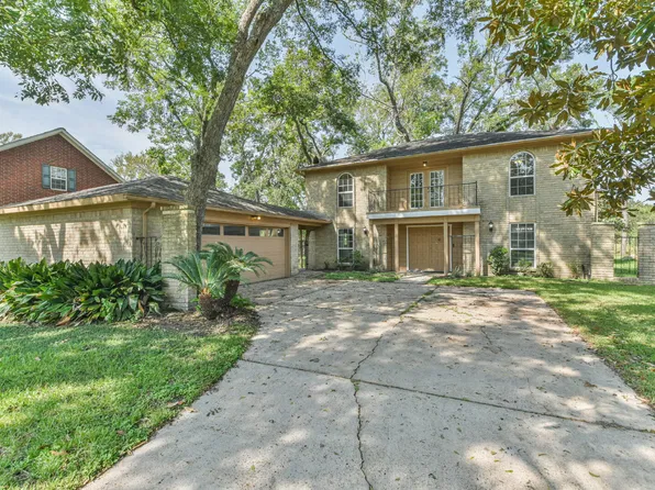 316 Saint Cloud Dr, Friendswood, TX 77546