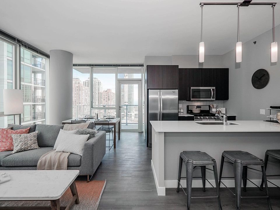 1st image of 1018 S Clark St #1305